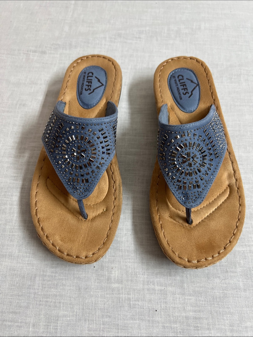 🌞 Cliffs by White Mountain Blue & Tan Suede Beaded Bling Thong Sandals women 7